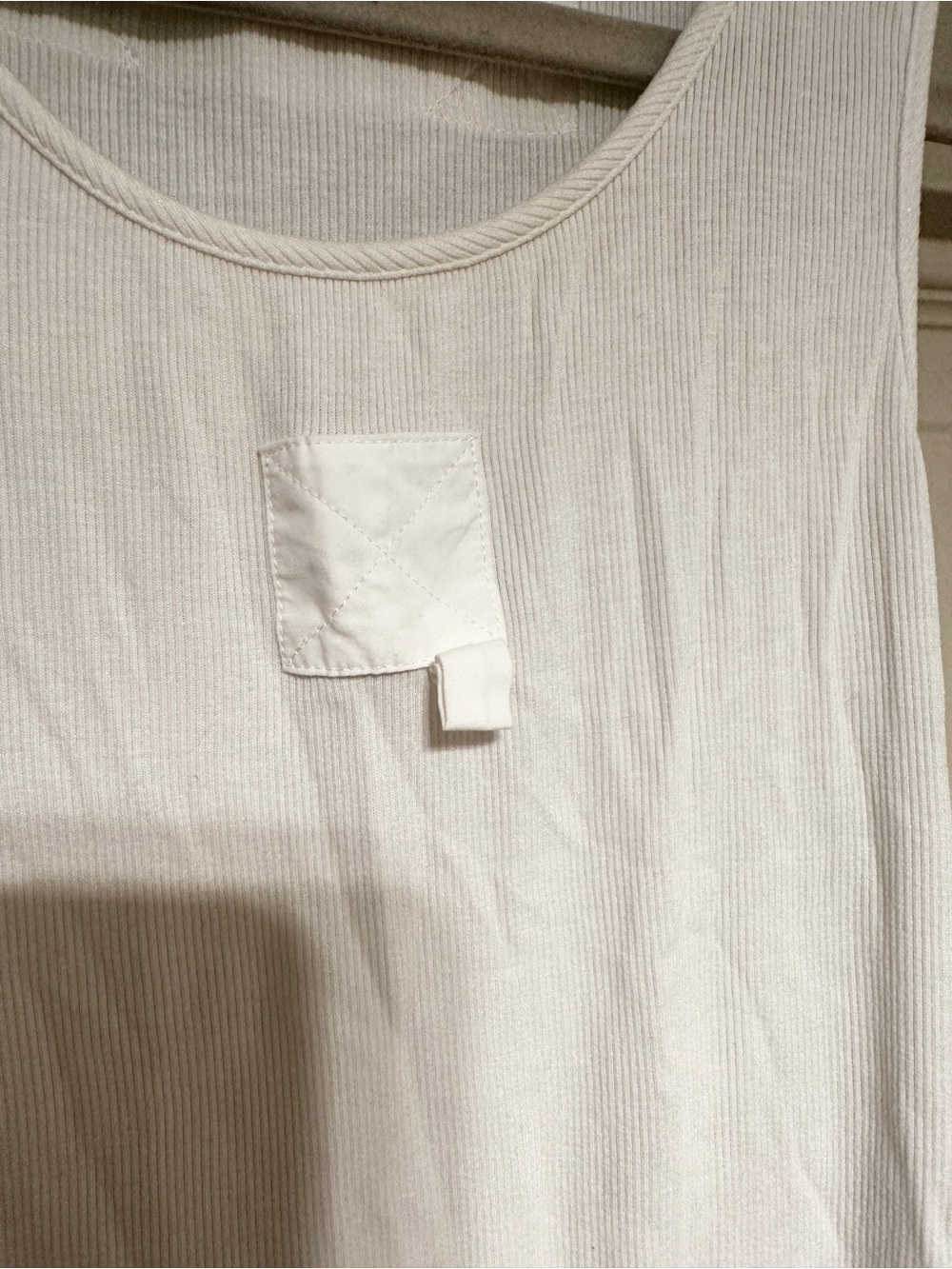 A Potts Ribbed Tank - Picture 4 of 7